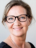 Katrine Wennerwald, Nivå - Bindevævsmassage, Fysioterapi, holistisk, Dybdemassage, Dybdeafspænding, Fysiurgisk massage, Ida P. Rolf Metode, Rolf-terapi eller Rolf-metode, Strukturel integration, Kropsterapi, Knoglemassage, Rosenberg Teknik, ALT Ansigtsløftningsteknik, Stressterapi, Coaching, NLP (Neuro-Lingvistic programming)<br/>KURSER: Alternative behandlingsformer